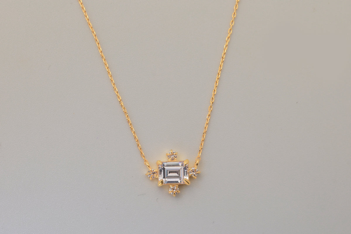 The Stella Necklace