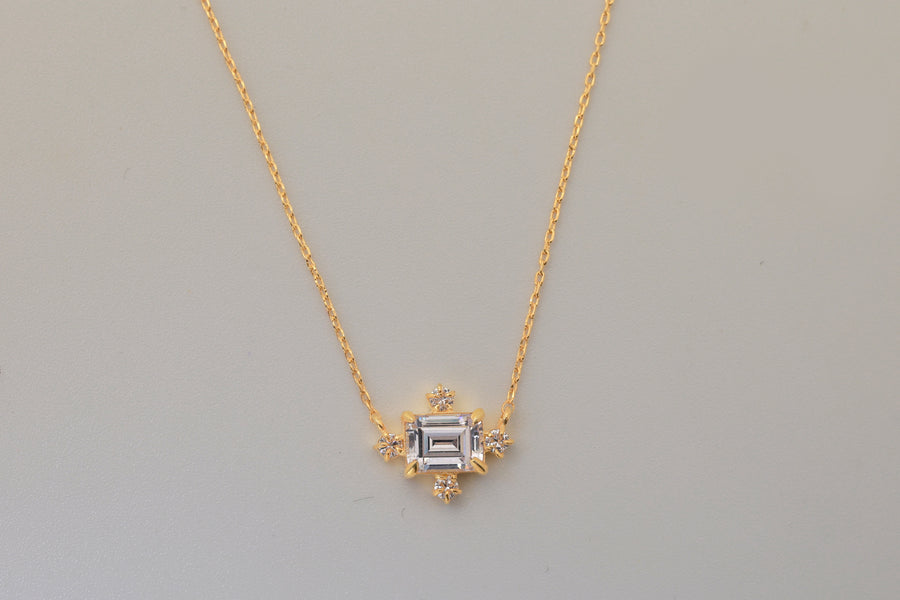 The Stella Necklace